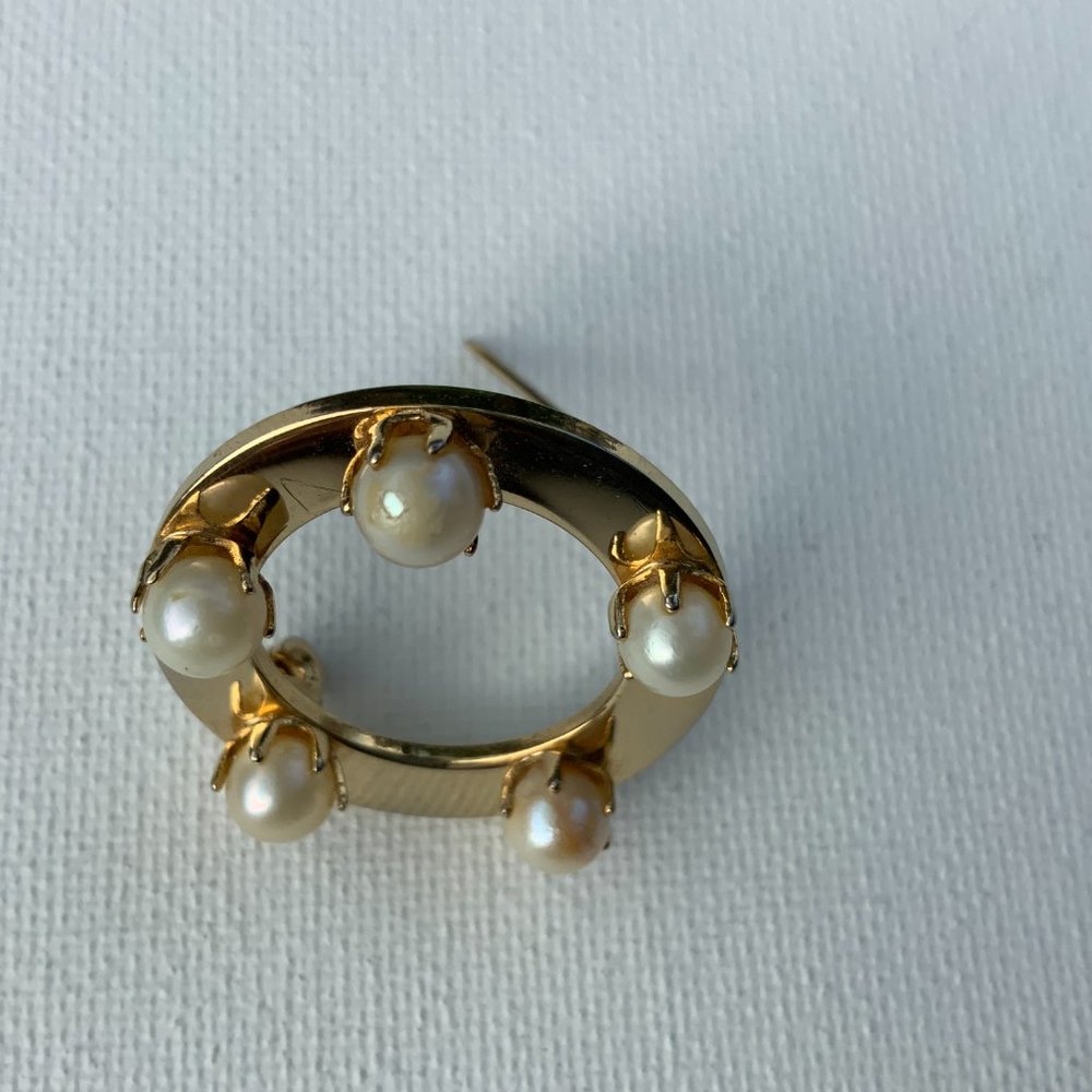 Modernist Goldtone Open Circle Cultured Pearles Pin Brooch - Picture 12 of 16